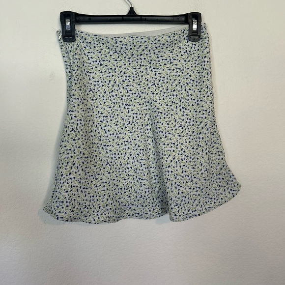 Divided Size 2 Floral Print Skirt Ditzy /Y2K Vibes - Picture 1 of 8